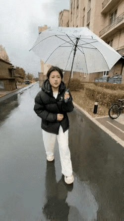 其实美女很聪明，身上全无一身轻！[大笑][大笑][大笑][大笑]