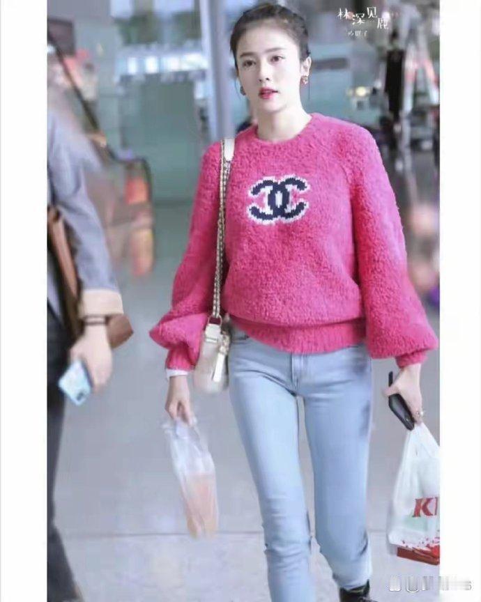 白鹿章若楠同一件衣服穿出不同风格