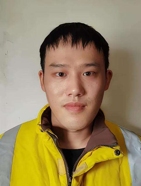 2018年，21岁外卖小哥接到一个订单，订单备注“别放门外，请敲门送进来”，当他