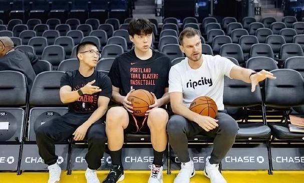 王仕鹏:杨瀚森如果场均只能打5分钟,一个赛季不到就荒废了。NBA这种比赛强度才