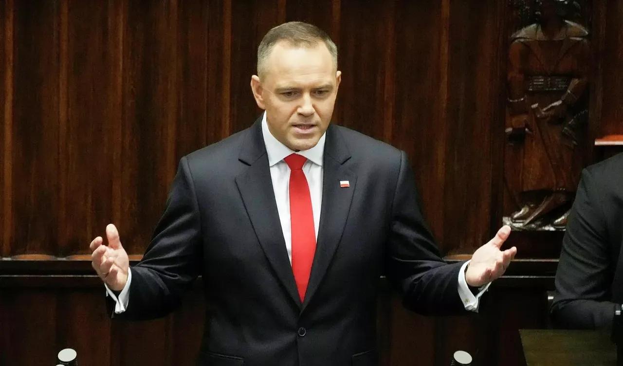 【没素质】当地时间2025年11月30日，波兰总统办公室负责人马尔钦·普日达奇