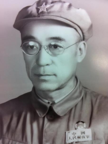 1947年，国军中将司令给毛主席写信：“我一个人起义，你们收不收？”毛主席说：“