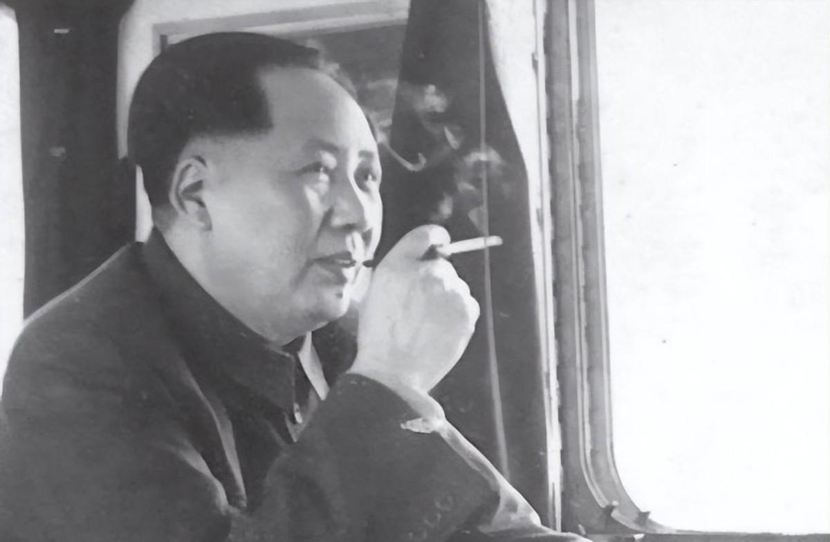 1917年毛泽东造访寺庙时，老僧给出一条预言，毛泽东听完只是淡淡一笑，这背后有何