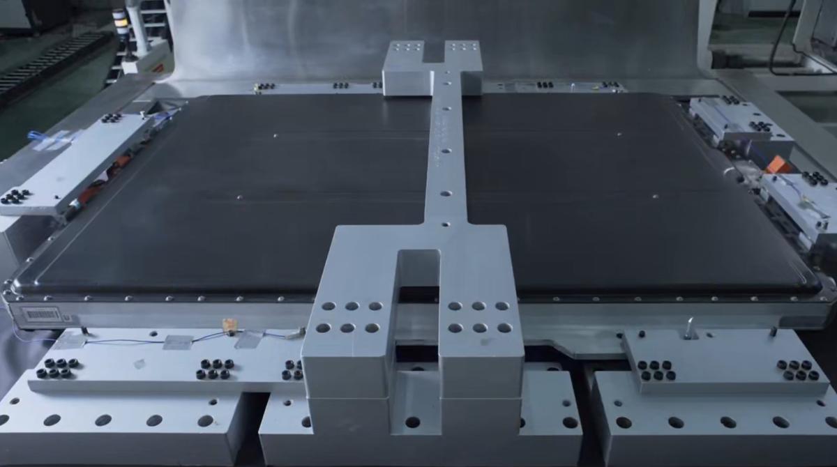 相信不少人都知道，电动汽车电池新国标将于2026年7月1日正式施行，而鸿蒙智行居