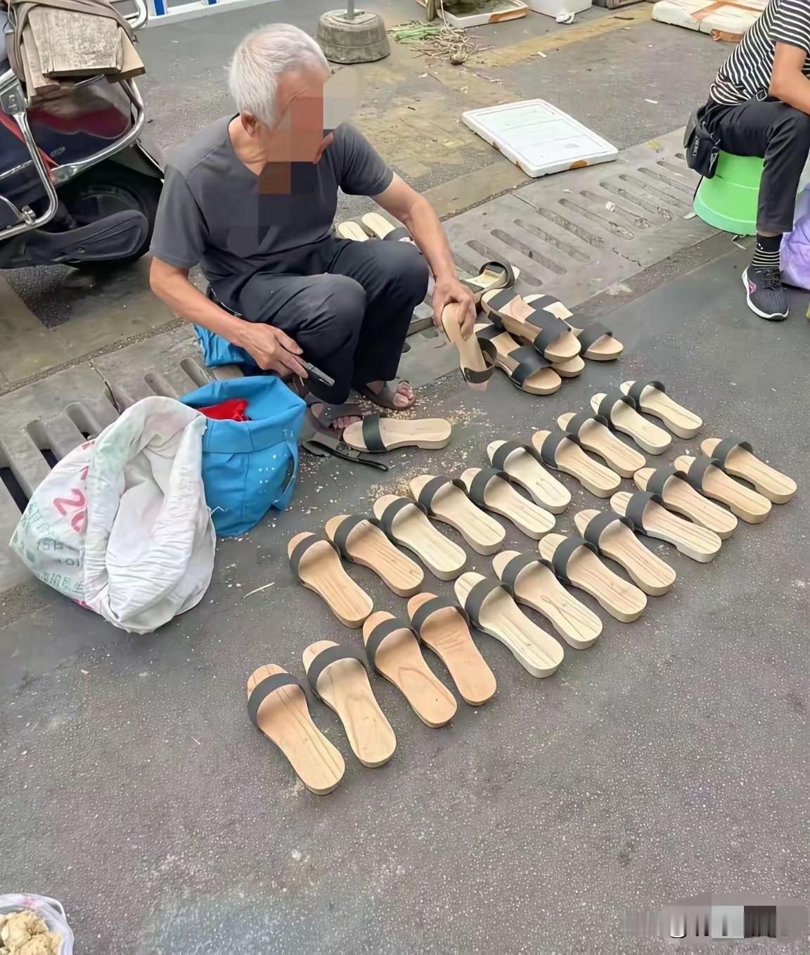 建议套大叔把鞋子改良一下，感觉这种穿起来不舒服。