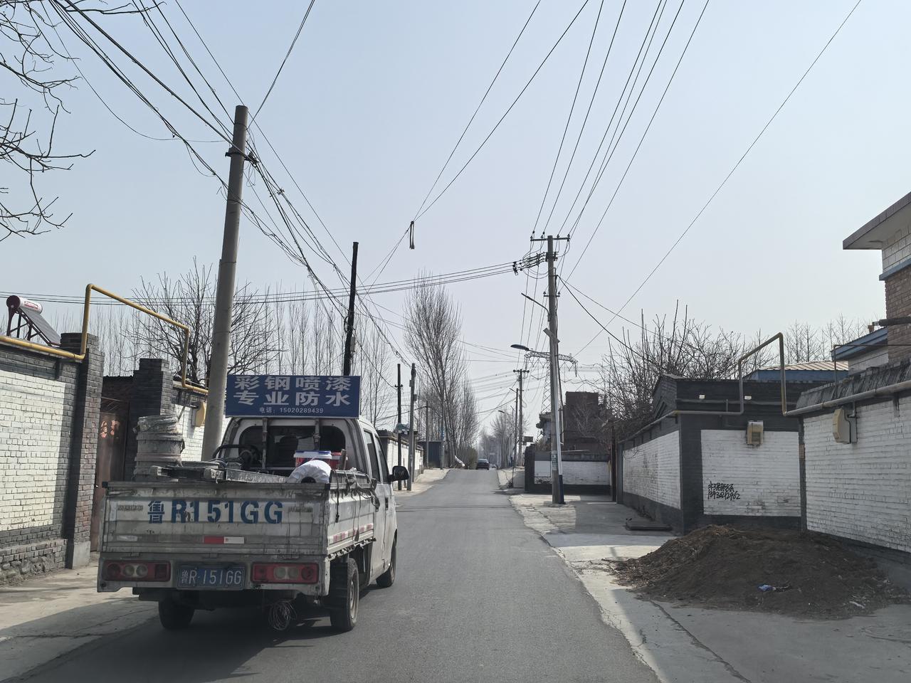 天南地北山东人。在河北办案，偶遇郓城老家人，便停车一聊。这位老兄在河北30多年了