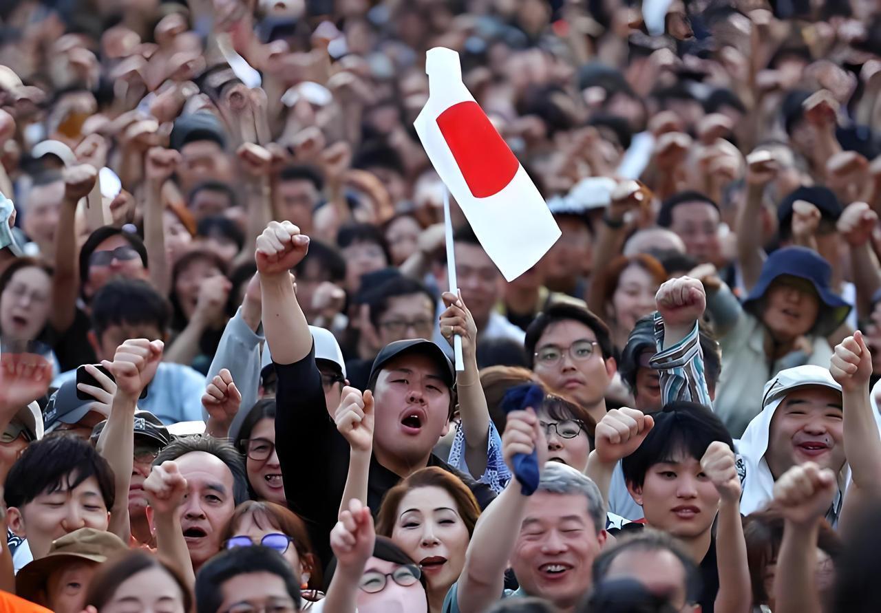 之前因为工作原因接触过大量日本人后，我可以很负责任的说：1：绝大部分日本人对于二