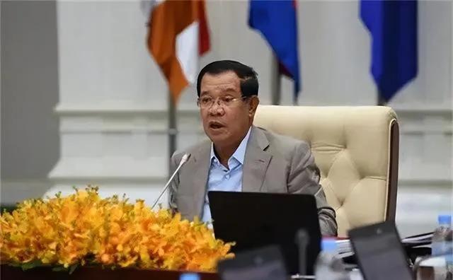 泰国继续扩大对柬埔寨的攻势，不拿下柬埔寨首都金边誓不罢休的势头。泰国军队正全力