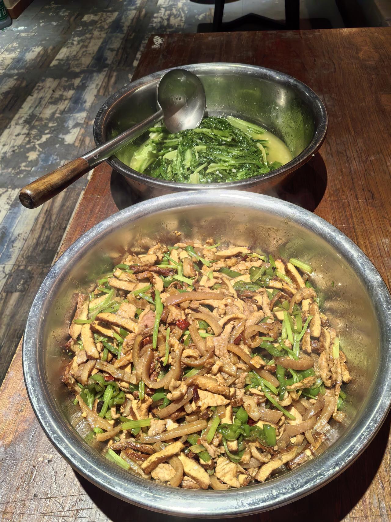 厨师的工作餐，才是人间烟火顶流作为守灶多年的厨师，我的晚餐工作餐从不用精致摆盘