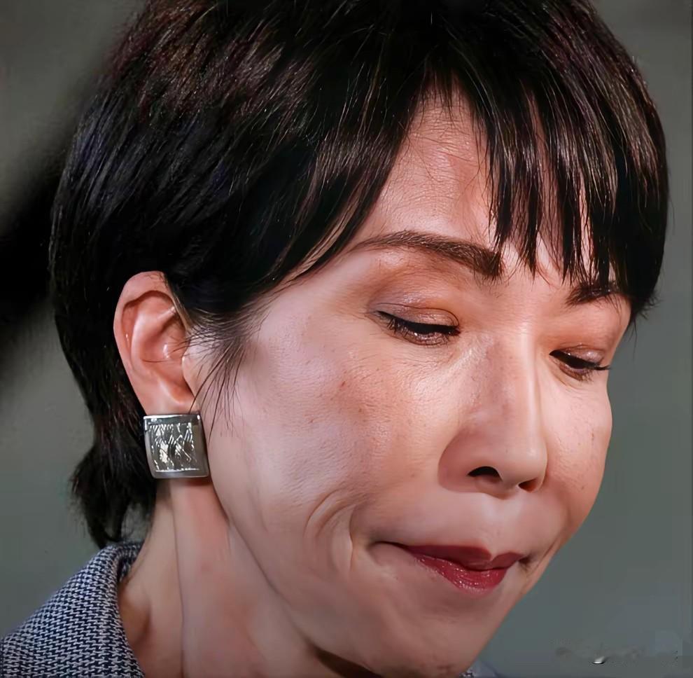 拒接，日本电话中国12月9日，日本防卫省透露：“中国不接我们电话！”这也得到了