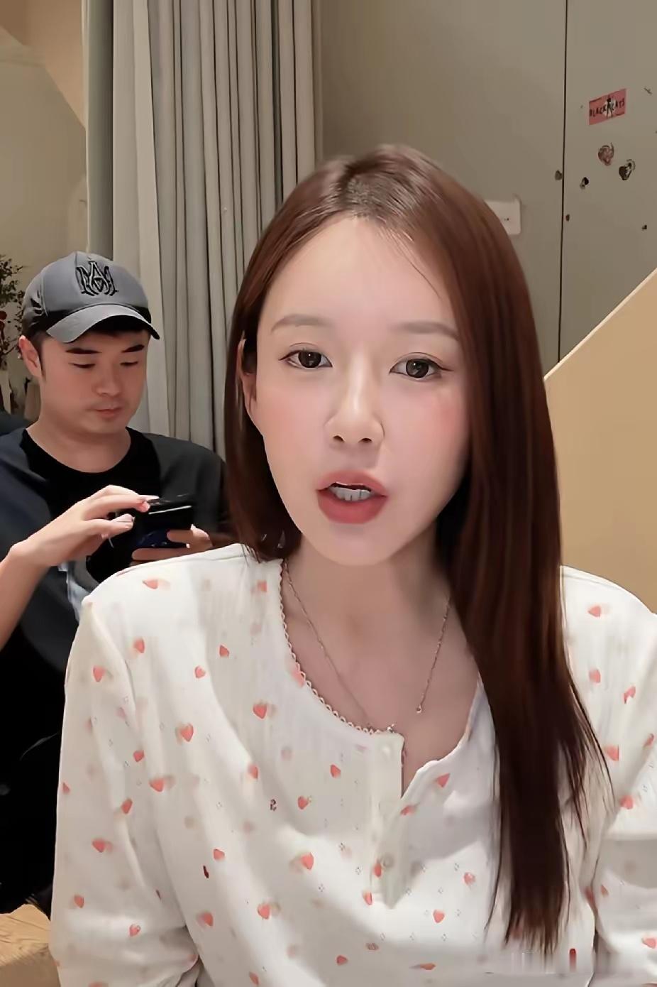 陈赫老婆张子萱，这生图和直播间差距也太大了！张子萱这组活动生图，比日常她平时直播