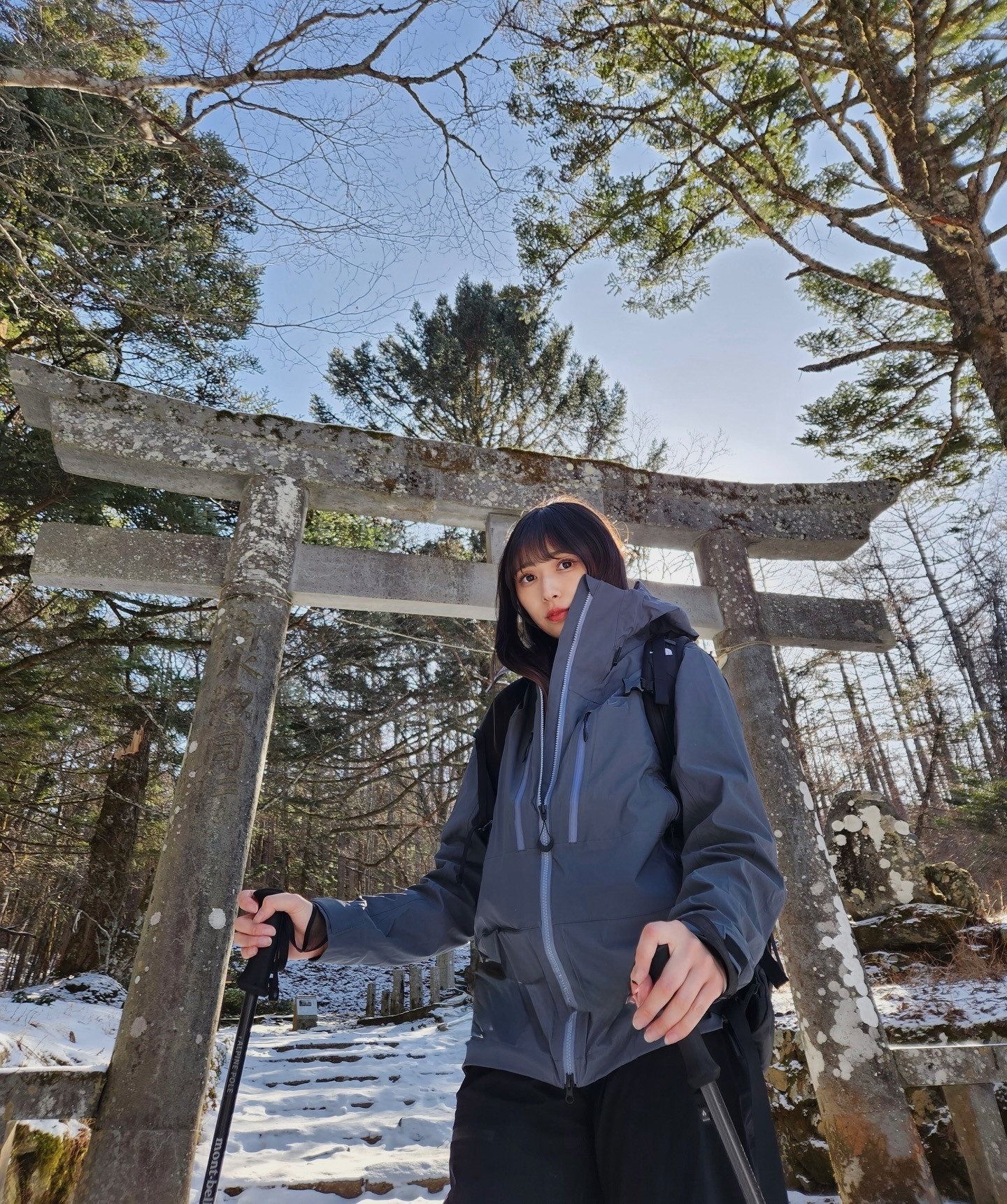 渡辺梨加「お猿さんとお顔がにてる🐒富士山登山雪山」