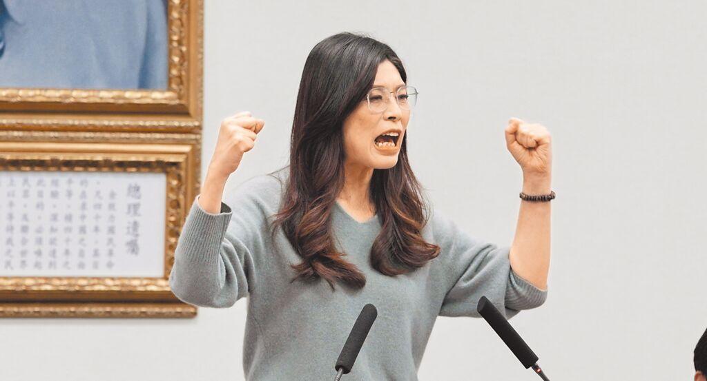 柯文哲一复出，蓝白合就出现裂痕！民众党团上周为“不在籍投票法草案”召开协商，力