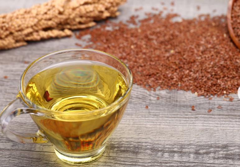 亚麻籽油控三高亚麻籽油立大功？医生发现：对三高人群有好处，建议多吃某慢性病防