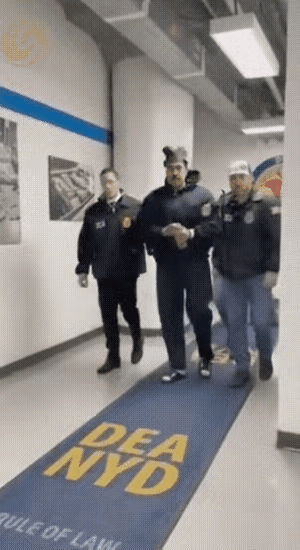 马杜罗现身美国，这动作不可谓不快，从表情上看，马杜罗的表情并不是很沮丧，感觉还是