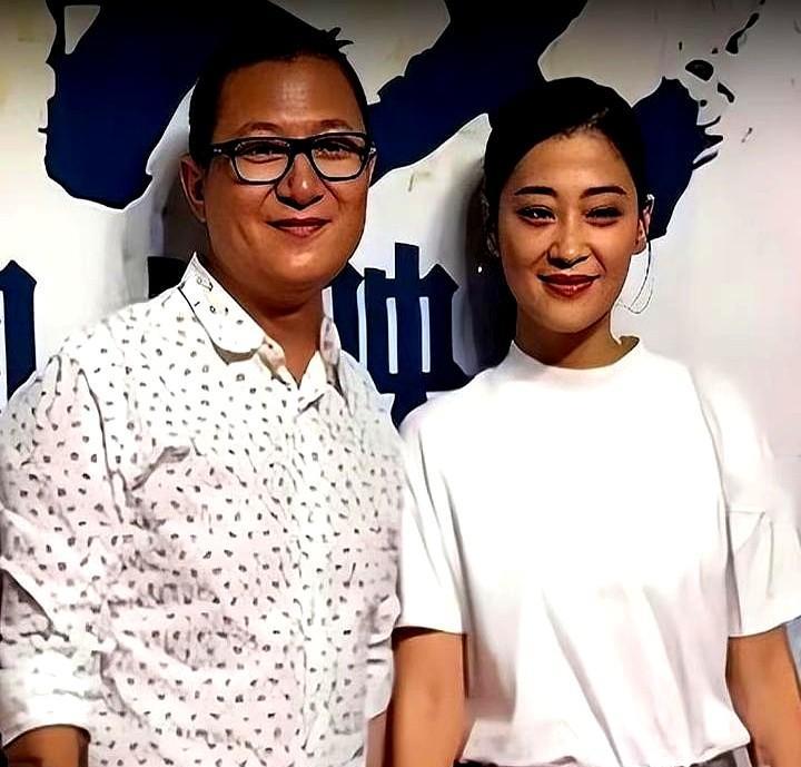 “一句话，嫁不嫁？”秦昊把这句玩笑递过去，梅婷当场脸红。摄影师点头，2014年