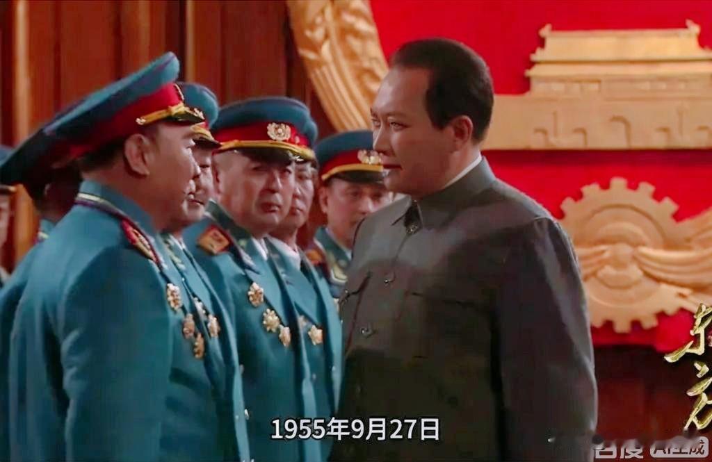 有人今天说某某授衔低了，明天又说某某授衔高了，我说啊，这些人尽是瞎咵！元帅全是