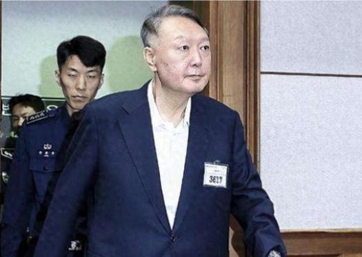 尹锡悦如今的处境算凄惨吗？15日，再次看到了韩国前扛把子尹锡