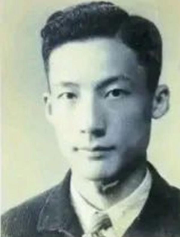 1949年，毛人凤下令处死朱君友。朱君友坦然赴死，却发现枪决他的2名特务，