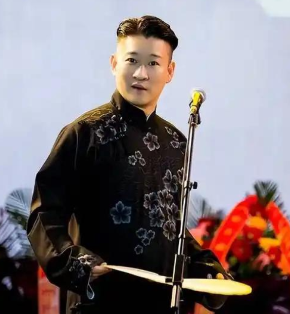 德云社内讧，郭德纲焦头烂额之际，曹云金发声了