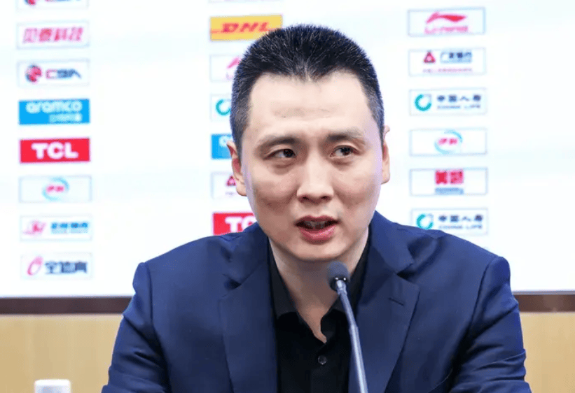 卢伟: 这场得表扬小偰打得不错, 对张镇麟非常非常满意