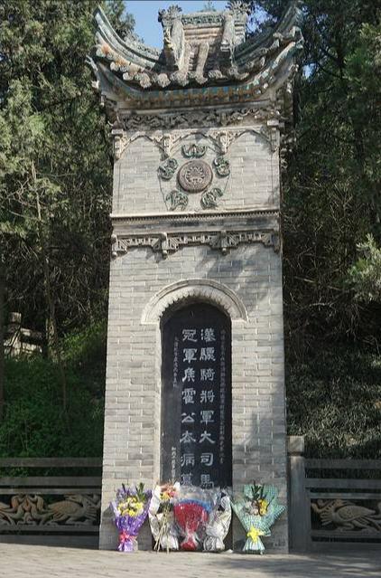 为何霍去病在2000多年后成为网红顶流？准确的来说，是霍去病的墓地成为网红顶