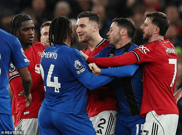 樱桃队长: 曼联球员都说不是手球! 阿莫林这体系会漏洞百出