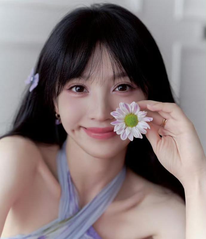 1、双女主剧《赢家》目前在接触田曦薇一番，孙珍妮二番，田现在热度有提升，还是有不