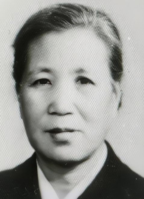1929年，地下党傅玉真得知新婚丈夫叛变，她痛苦不已，过了几日，还是决定除掉他。