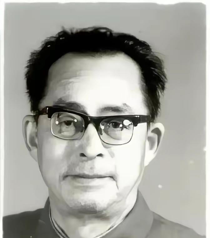 1949年4月，被俘国民党少将突然大笑：别押我！我是中央军委的人！全场瞬间僵住。
