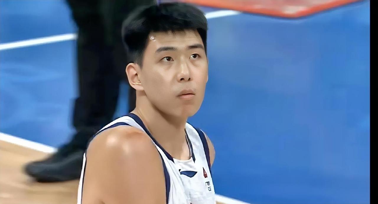 截止目前！徐昕本赛季加盟广州已经打了32场常规赛！场均上场：24.0分钟