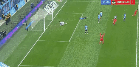 超级世界波！超级马里奥！国足邵佳一在大连梭鱼湾的看台上，亲眼见证吕焯毅落叶球超级