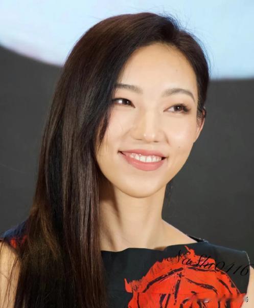 最近那尔那茜可算是把娱乐圈搅得沸沸扬扬啊，要说全网最后悔的人，估计非她爸莫属了，