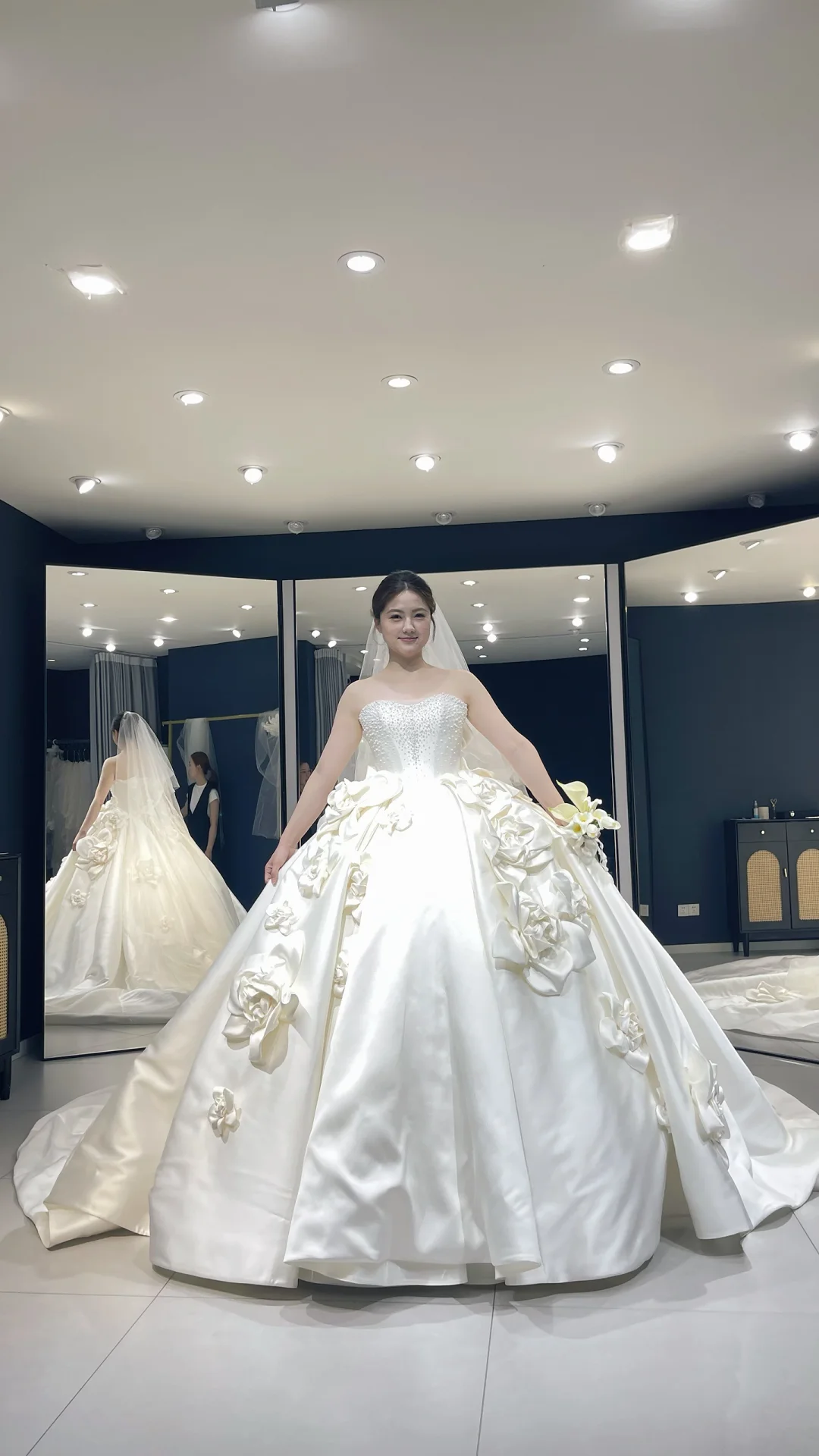 我的互联网姐妹们！快帮我选婚纱啦～哪个完美