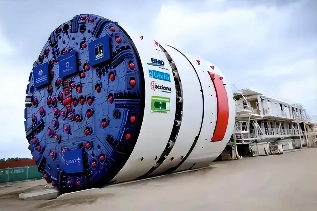 印度迎来好消息！3月23日，《印度快报》报道称，两台由德国海瑞克公司在中国制