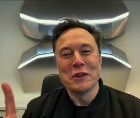 马斯克一秒钟挣2万元！[抠鼻]马斯克的万亿美元薪酬获批准！根据新的计划，马斯