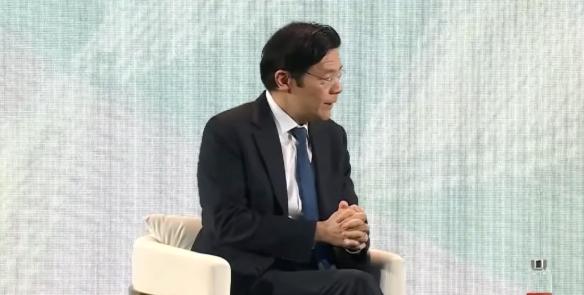 中美起冲突，新加坡挺美国；中日起冲突，新加坡挺日本；中菲起冲突，新加坡挺菲律宾；