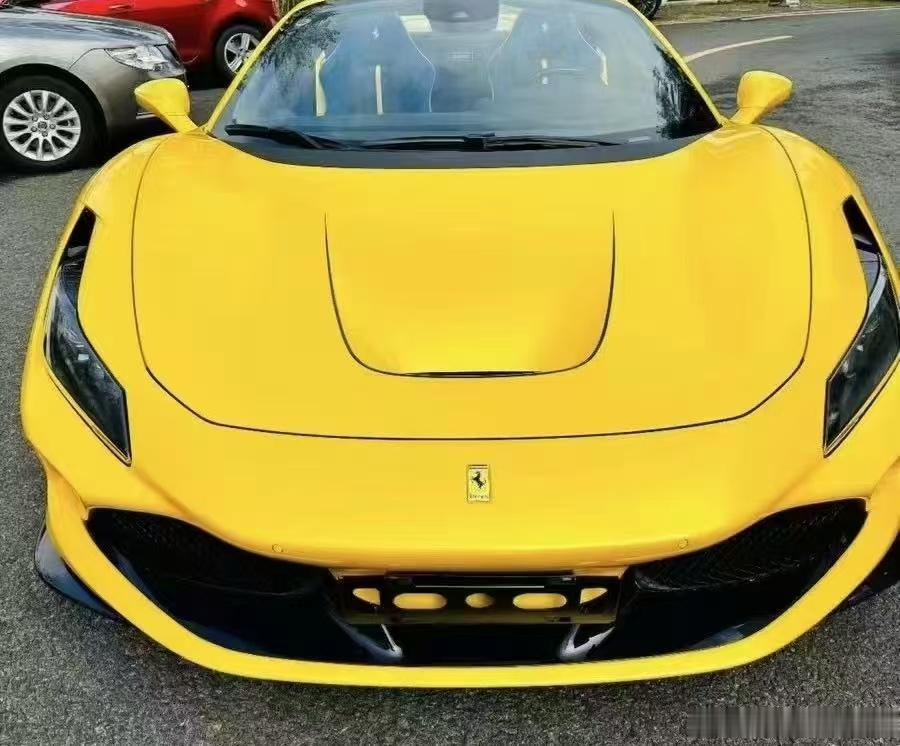 法拉利F8 Spider Tailor Made特别定制版，全车蓝碳，718w多