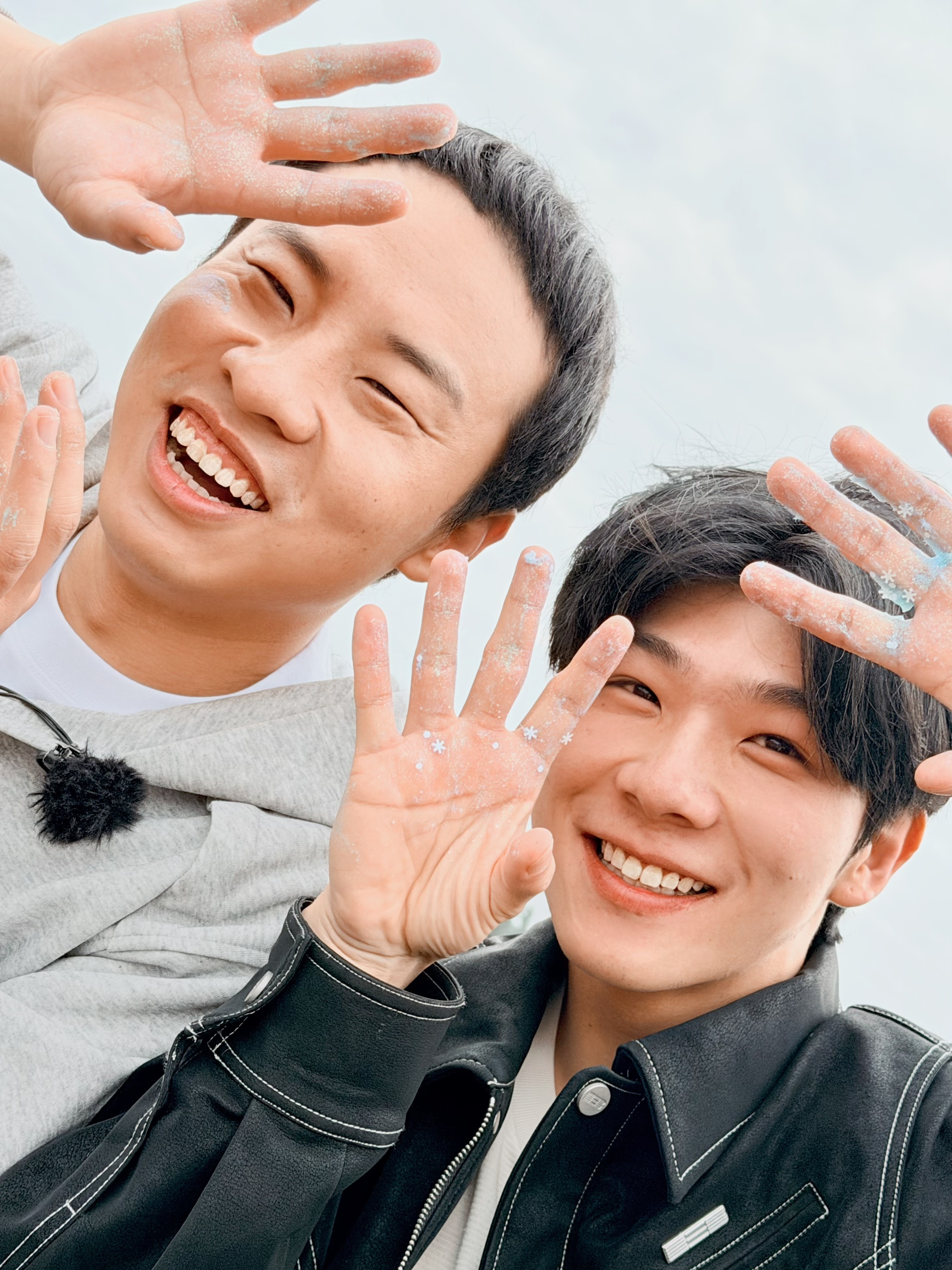 沈月给王鹤棣拍的照片被他本人夸了沈月拍的照片一出手就知道有没有，给王鹤棣拍的照片