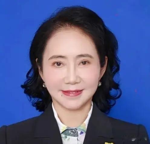 说实话，星宇股份这件事最讽刺的地方在于：周晓萍押了三次宝，结果全押错了。第