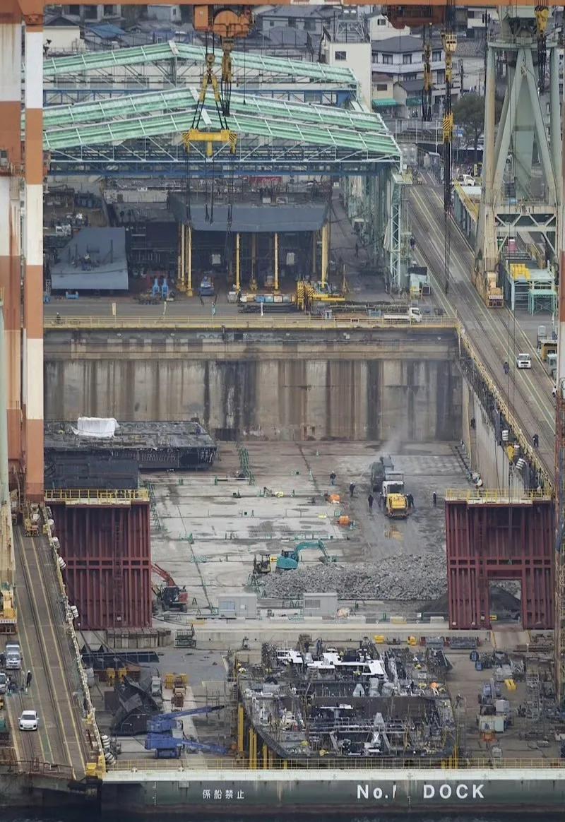 日本海上自卫队的“宙斯盾系统搭载舰”（ASEV）首舰正在三菱重工长崎造船厂一号干