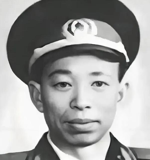 1945年，被八路军收编的独立第七旅首领上官子平下令处决团政委刘丰。临刑前，上官