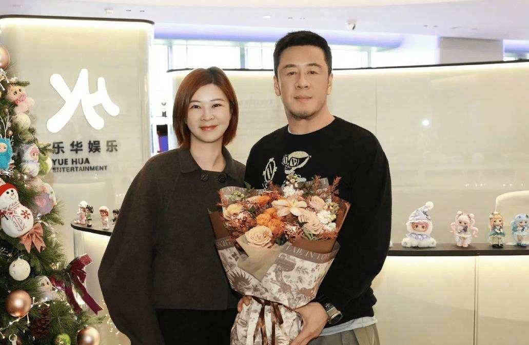 内娱最“邪门”的中年CP来了！歌手杨坤和乐华老板杜华，这两人居然在AI