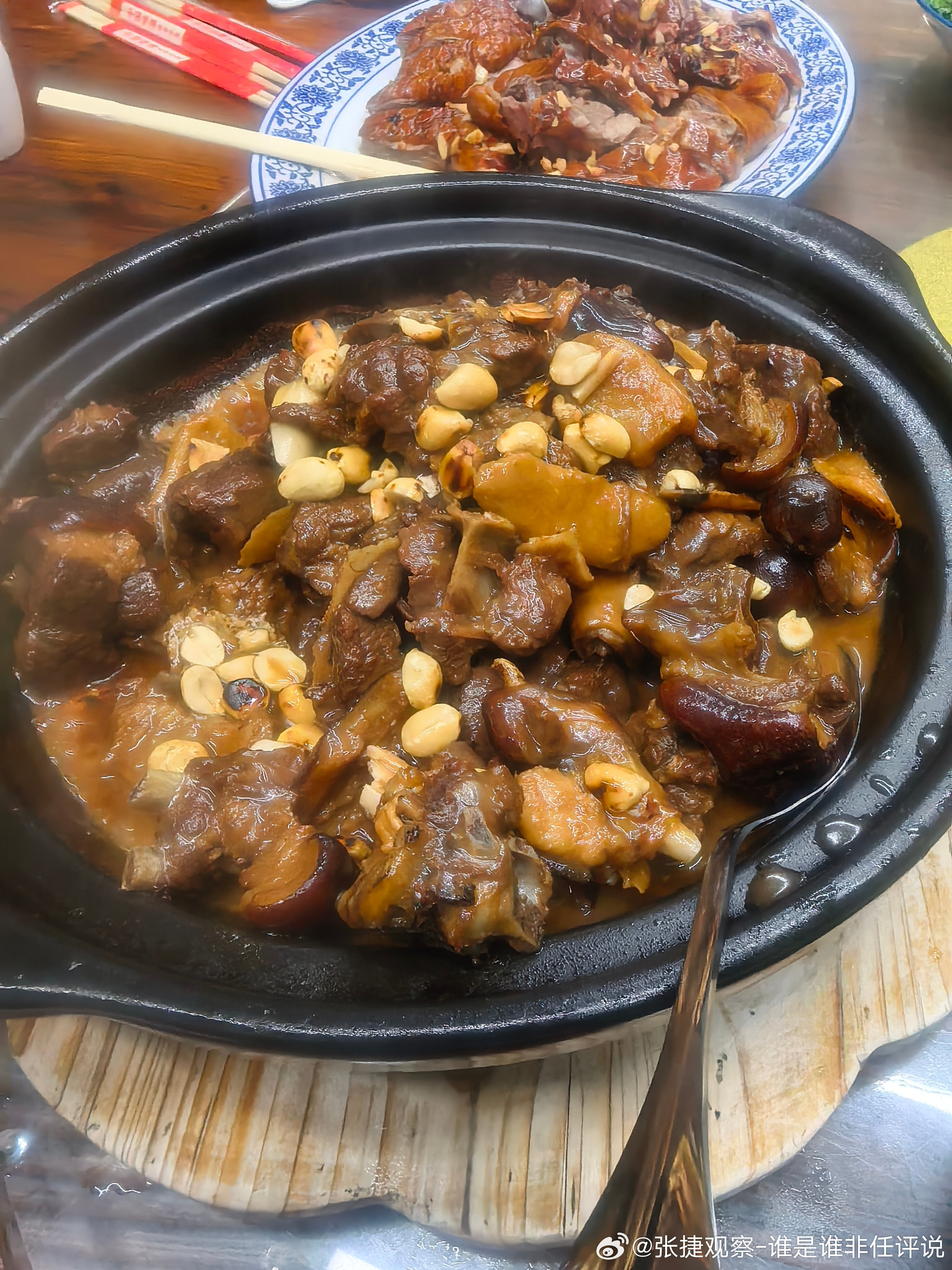 #张捷杂谈#烧鹅配狗肉，冬天农家菜，美味～