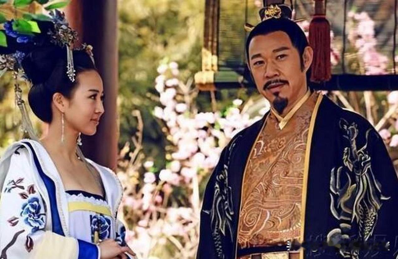 一天，李世民笑眯眯问妹夫薛万彻：“听说你与公主结婚数月还未同房？”薛万彻说：“公