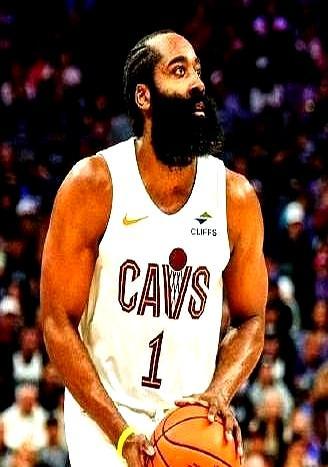 一场比赛被盖帽7次，哈登彻底走下神坛。现在防他的年轻人，根本不猜了。就站在