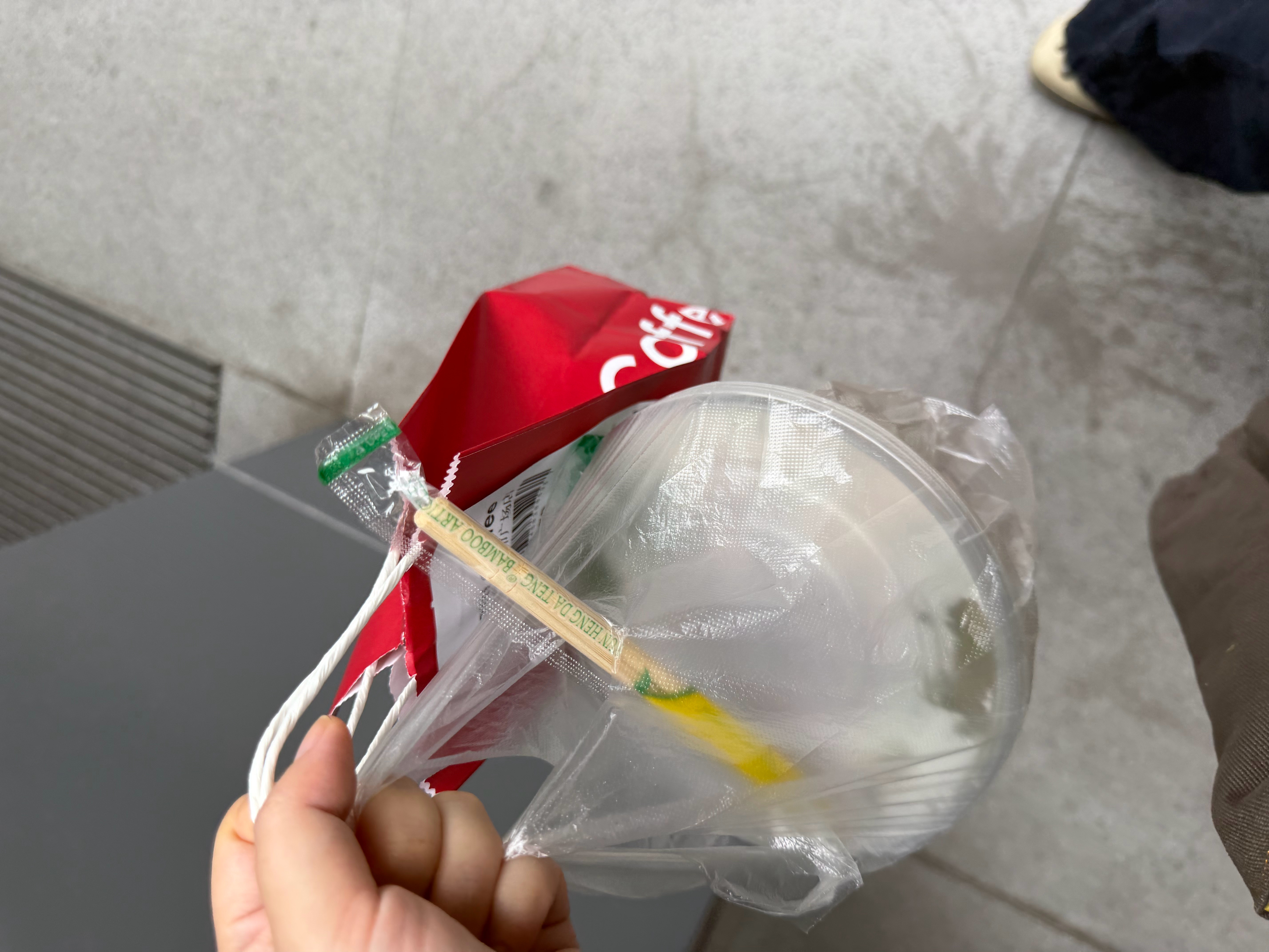 小猴呆の废话真多上班(੭•_•)💼～今天竟然不想吃红烧肉粉了想吃个牛肉粉～
