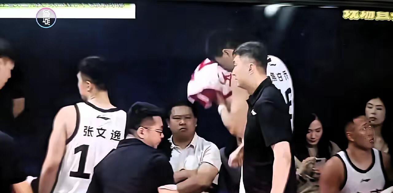 辽粤两支球队，分别和墨尔本老虎打对抗赛，辽宁打一场，广东连打三场！其实单从比赛结
