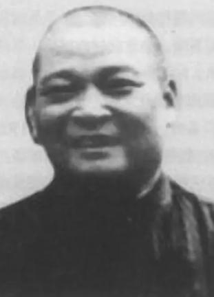 1948年，96军军长吴化文在思考是否起义。他的2个老婆，一个与军统来往，一个与