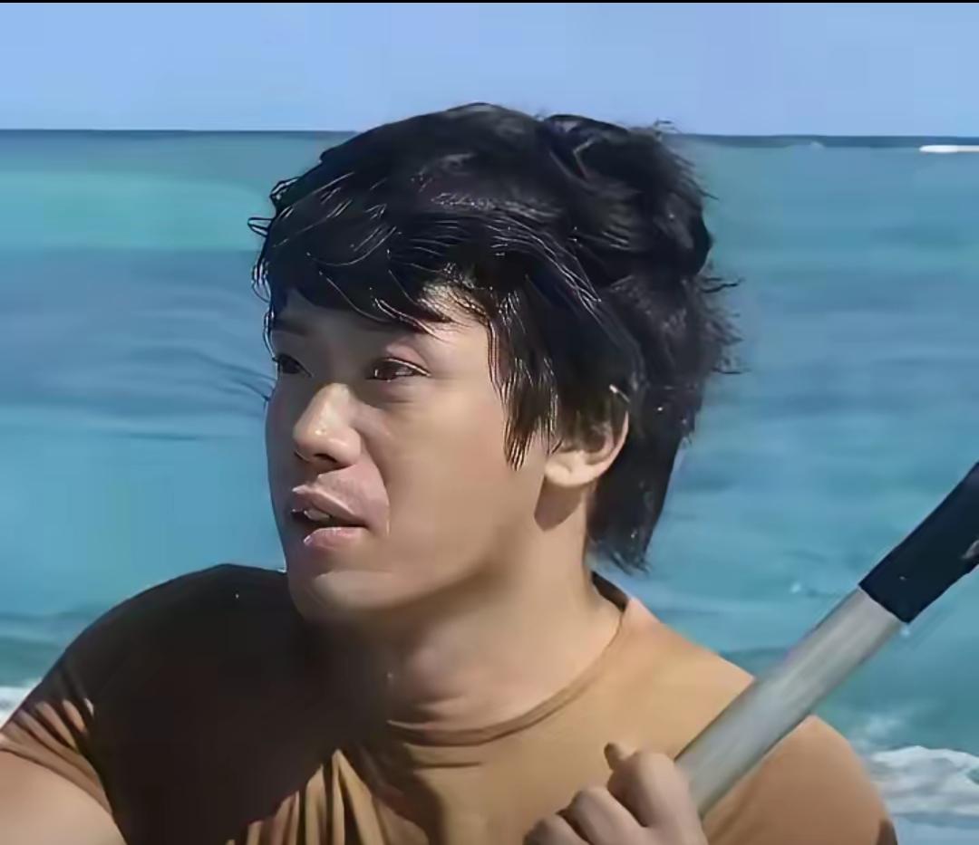 被我海警直接开了瓢的就是这个猴崽子，在这一次冲突，他非常嚣张，最积极，冲在最前面